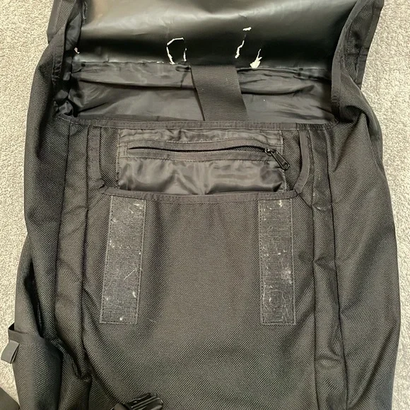 GC Timbuk2 Swig Urban Laptop Backpack - Black / Green - Picture 5 of 8